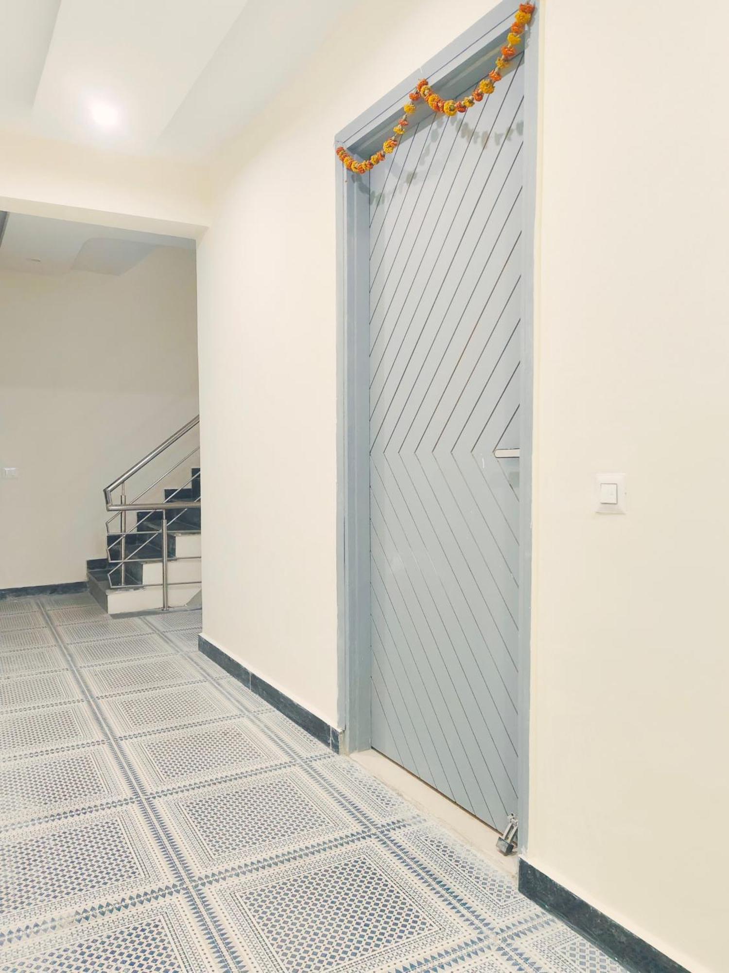 Divisha Homes 1bhk At South Delhi Apartment New Delhi