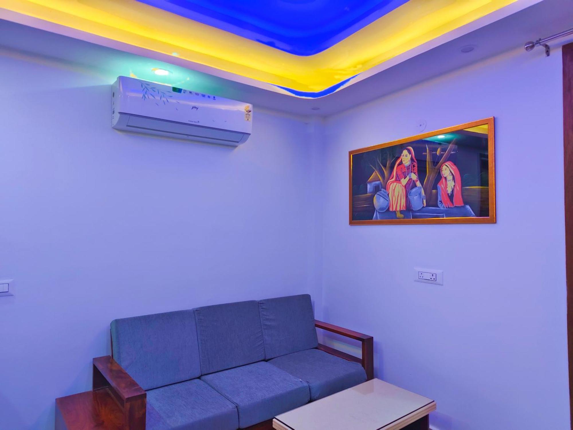 Divisha Homes 1bhk At South Delhi Apartment *